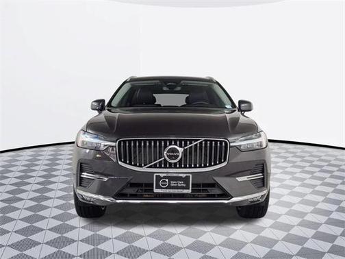 2023 Volvo XC60 B5 Ultimate Bright Theme