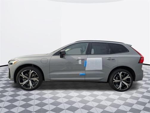 2025 Volvo XC90 B5 Core