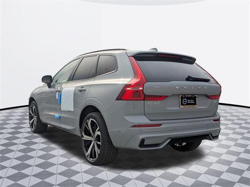 2025 Volvo XC90 B5 Core