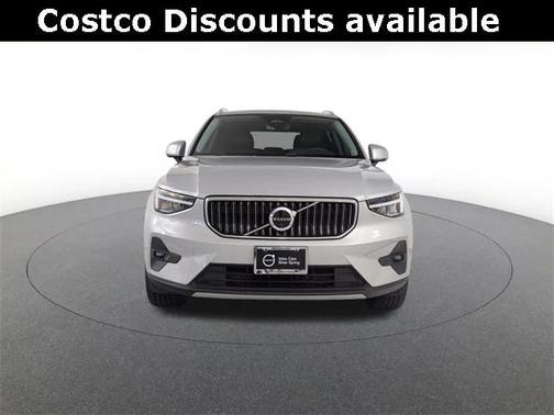 2023 Volvo XC40 B5 Plus Bright Theme