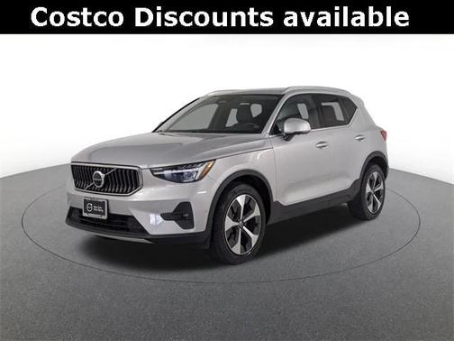2023 Volvo XC40 B5 Plus Bright Theme