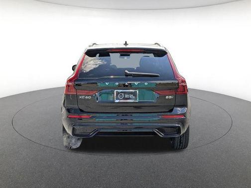 Onyx Black Metallic 2026 Volvo XC60 B5 Plus