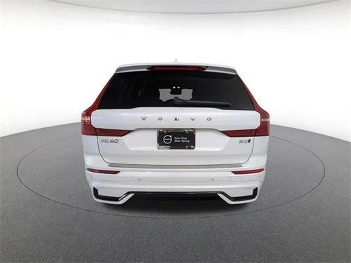 2023 Volvo XC60 Plus Dark Theme