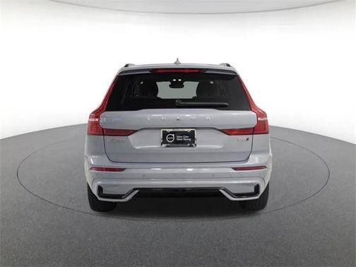 2024 Volvo XC60 B5 Ultimate Dark Theme