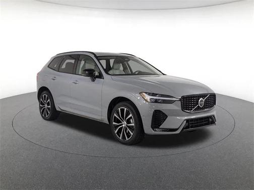 2024 Volvo XC60 B5 Ultimate Dark Theme