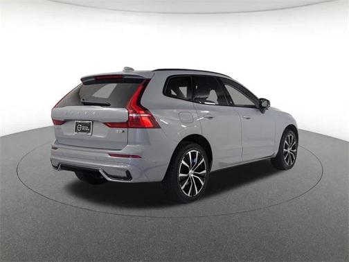 2025 Volvo XC60 Plus