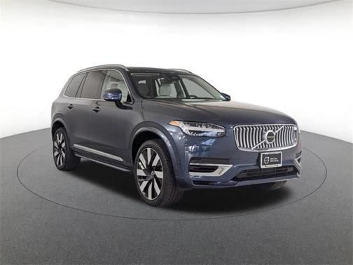2023 Volvo XC90 Recharge Plug-In Hybrid T8 Ultimate Bright Theme 7-Seater
