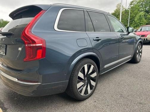 2023 Volvo XC90 Recharge Plug-In Hybrid T8 Ultimate Bright Theme 7-Seater