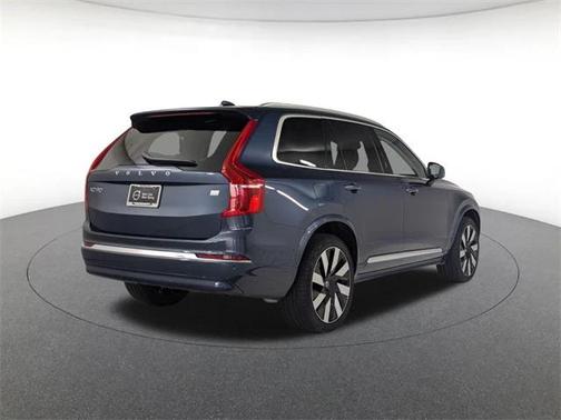 2023 Volvo XC90 Recharge Plug-In Hybrid T8 Ultimate Bright Theme 7-Seater