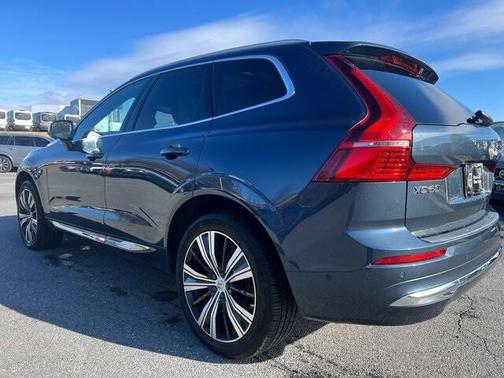 2023 Volvo XC60 B5 Ultimate Bright Theme