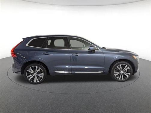 2023 Volvo XC60 B5 Ultimate Bright Theme