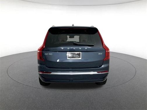 2025 Volvo XC90 B5 Plus