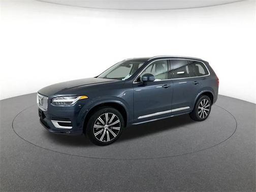 2025 Volvo XC90 B5 Plus