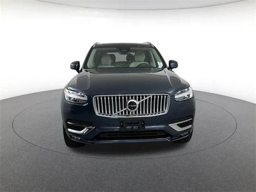 2025 Volvo XC90 B5 Plus
