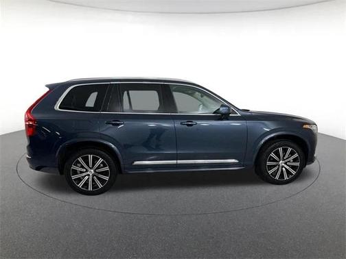 2025 Volvo XC90 B5 Plus