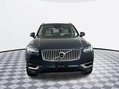 2025 Volvo XC90 B5 Plus