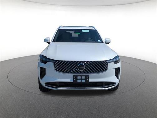 2025 Volvo XC90 B6 Core
