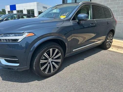 2024 Volvo XC90 B6 Plus Bright Theme 6-Seater