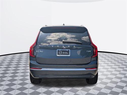 2025 Volvo XC90 Plug-In Hybrid T8 Plus 7-Seater