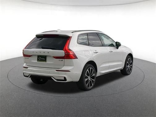 2025 Volvo XC60 Plus
