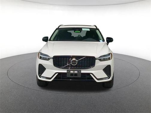 2025 Volvo XC60 Plus