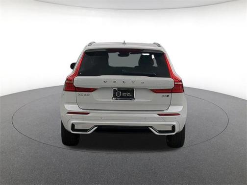 2025 Volvo XC60 Plus