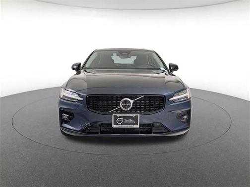 2025 Volvo S60 B5 Plus