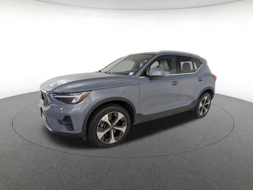 Thunder Grey Metallic 2023 Volvo XC40 B5 Plus Bright Theme