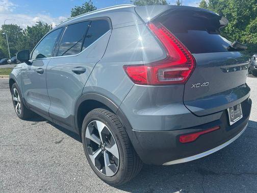 Thunder Grey Metallic 2023 Volvo XC40 B5 Plus Bright Theme