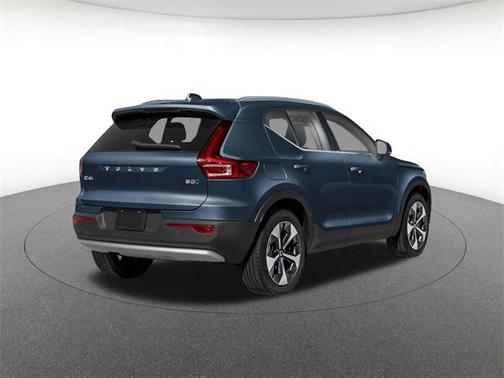 2026 Volvo XC40 B5 Ultra Black Edition