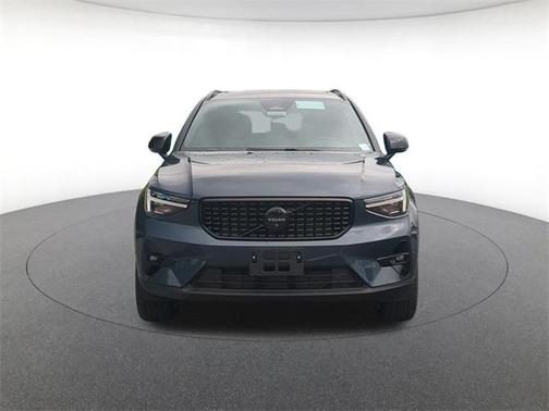 2026 Volvo XC40 B5 Ultra Black Edition
