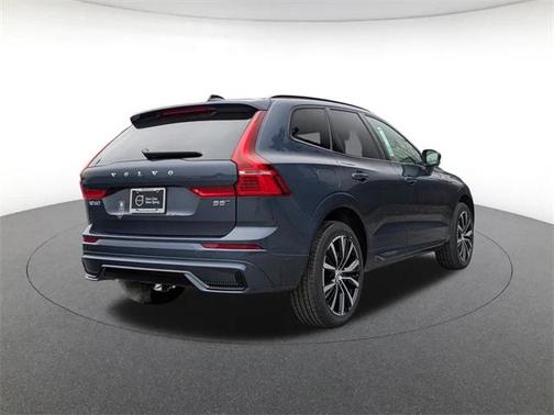 2025 Volvo XC60 B5 Plus