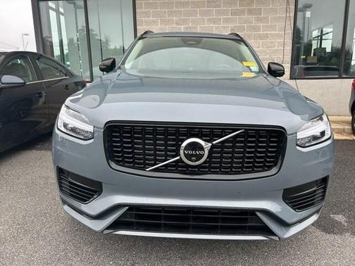 2023 Volvo XC90 Recharge Plug-In Hybrid T8 Ultimate Dark Theme 7-Seater