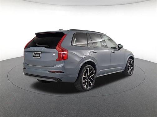 2023 Volvo XC90 Recharge Plug-In Hybrid T8 Ultimate Dark Theme 7-Seater