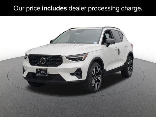 Crystal White 2026 Volvo XC40 Ultra, B5 AWD Gas (mild hybrid), Dark