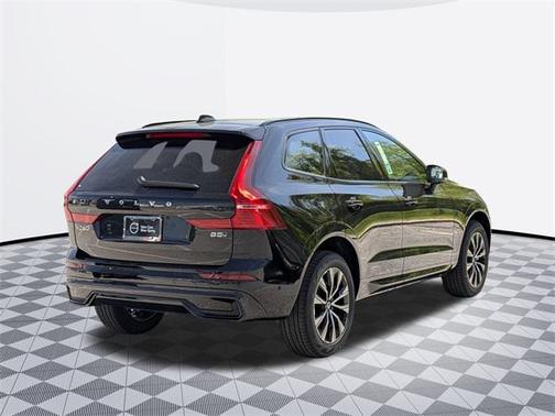 2025 Volvo XC60 B5 Plus