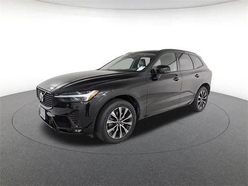 2023 Volvo XC60 Plus Dark Theme