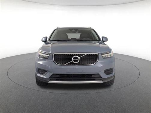 2020 Volvo XC40 T5 Momentum