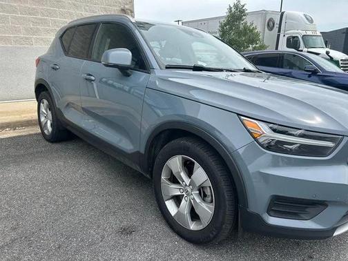 2020 Volvo XC40 T5 Momentum