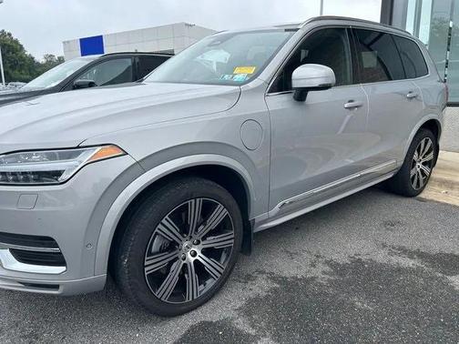 2023 Volvo XC90 Recharge Plug-In Hybrid T8 Ultimate Bright Theme 7-Seater