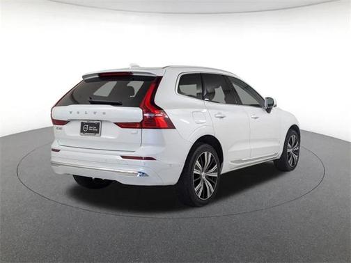 2023 Volvo XC60 Recharge Plug-In Hybrid T8 Plus Bright Theme