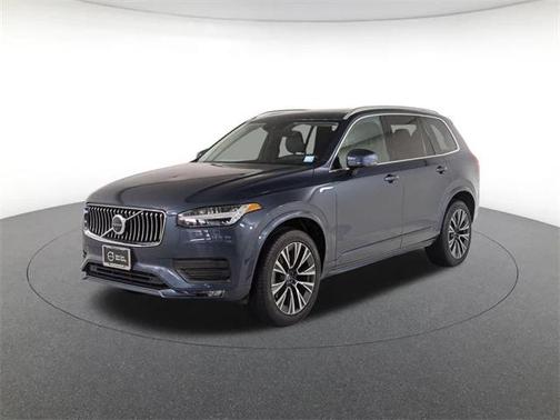 2022 Volvo XC90 T5 Momentum