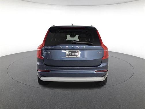 2022 Volvo XC90 T5 Momentum