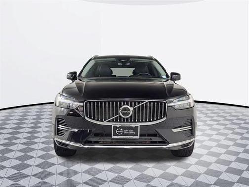 2022 Volvo XC60 Recharge Plug-In Hybrid T8 Inscription Expression