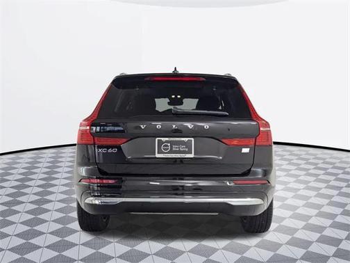 2022 Volvo XC60 Recharge Plug-In Hybrid T8 Inscription Expression