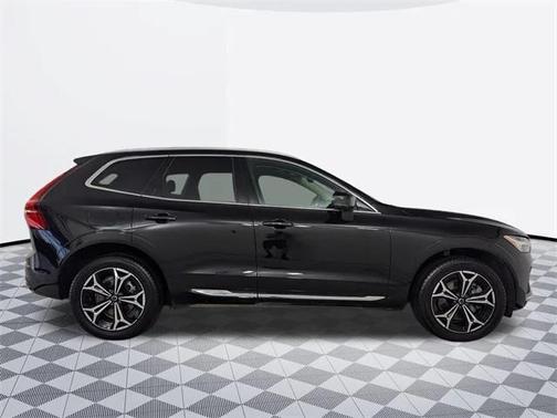 2022 Volvo XC60 Recharge Plug-In Hybrid T8 Inscription Expression