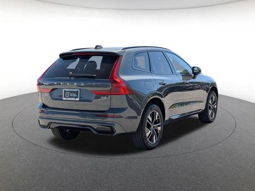 2026 Volvo XC60 B5 Plus