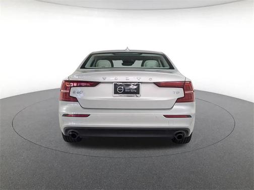2020 Volvo S60 T5 Momentum