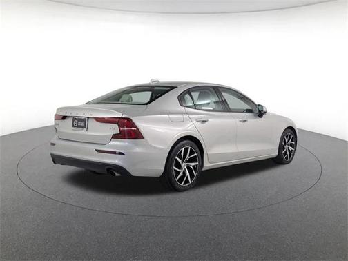 2020 Volvo S60 T5 Momentum