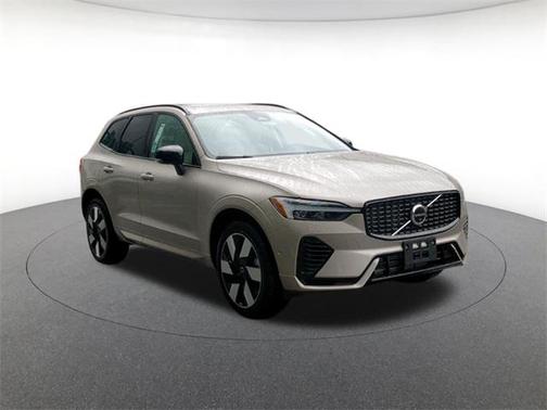 2025 Volvo XC60 Plug-In Hybrid T8 Plus